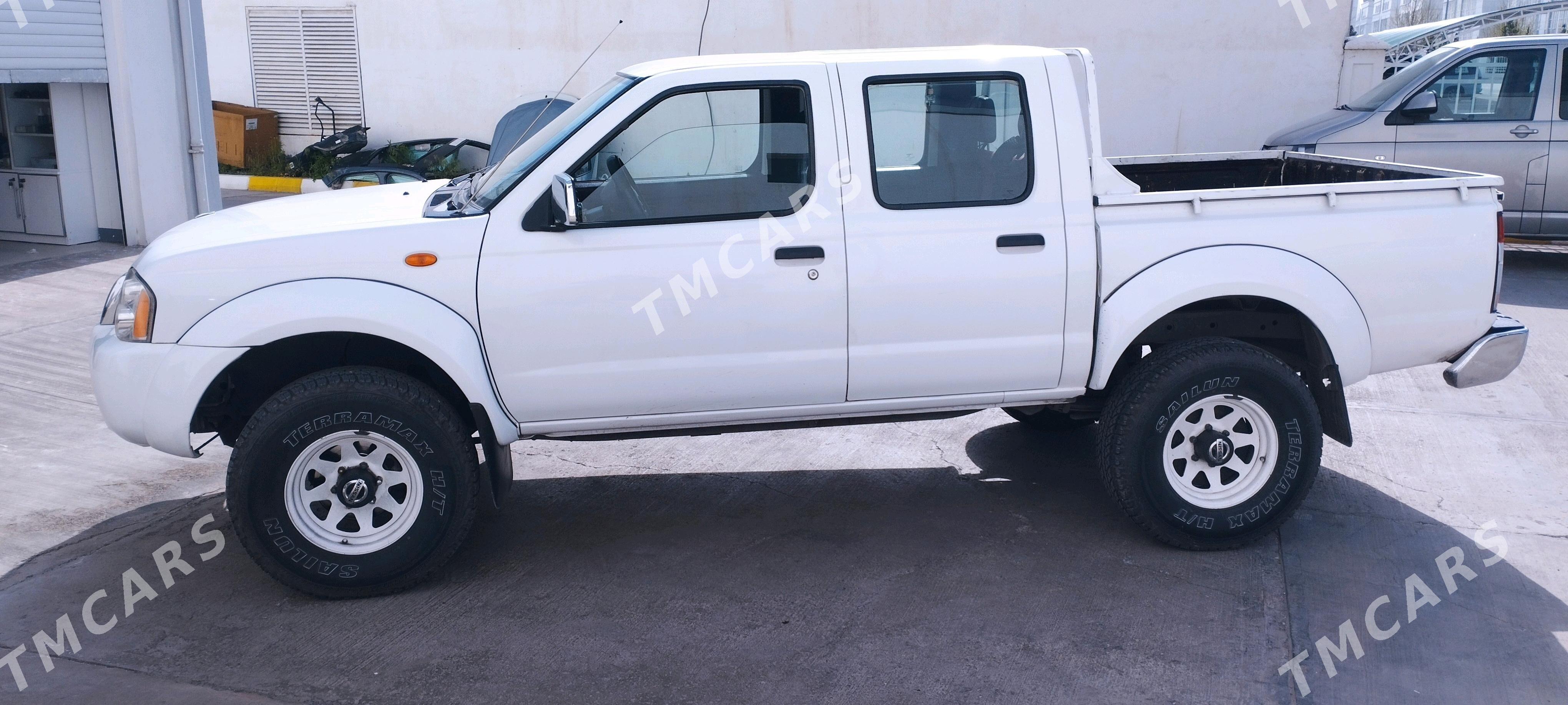 Nissan Navara 2012 - 179 000 TMT - Aşgabat - img 4