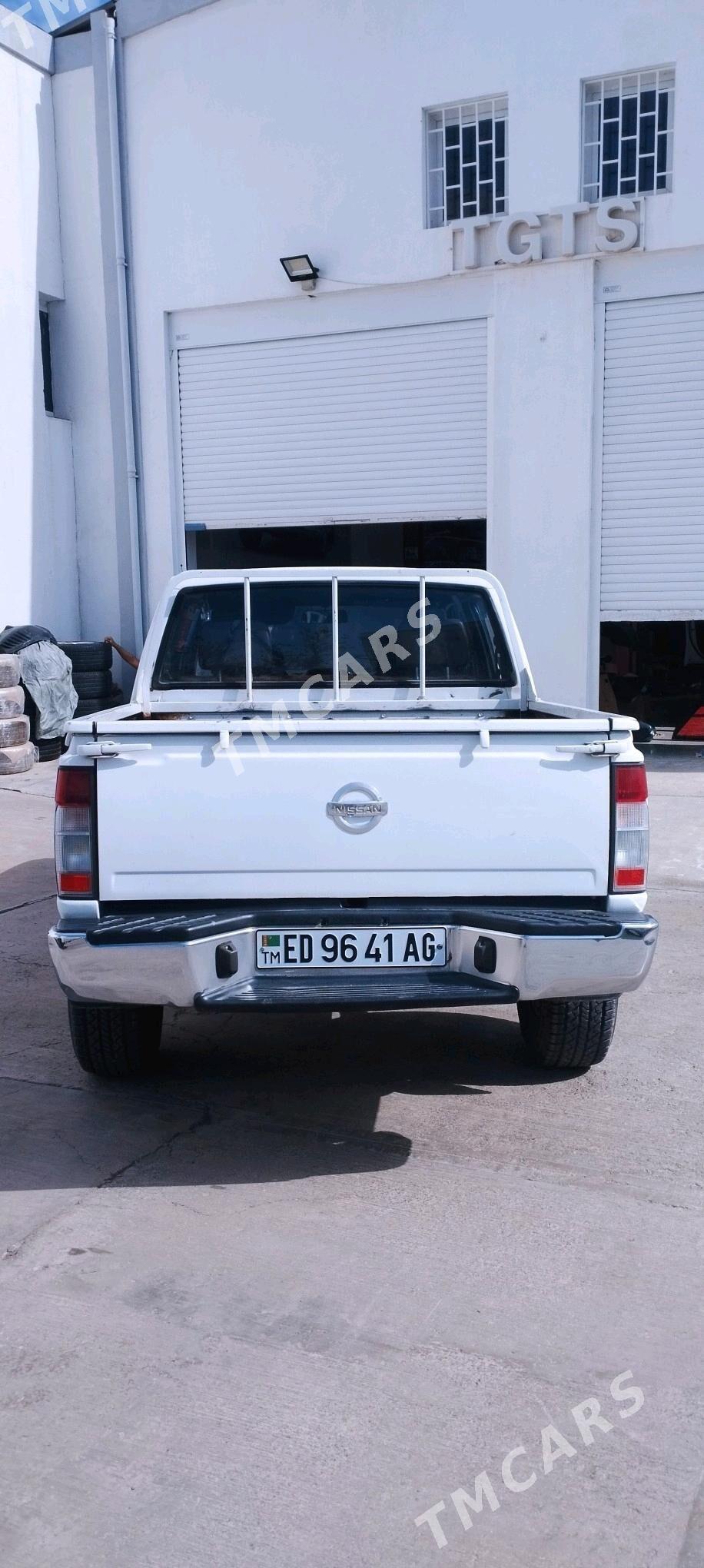 Nissan Navara 2012 - 179 000 TMT - Aşgabat - img 2