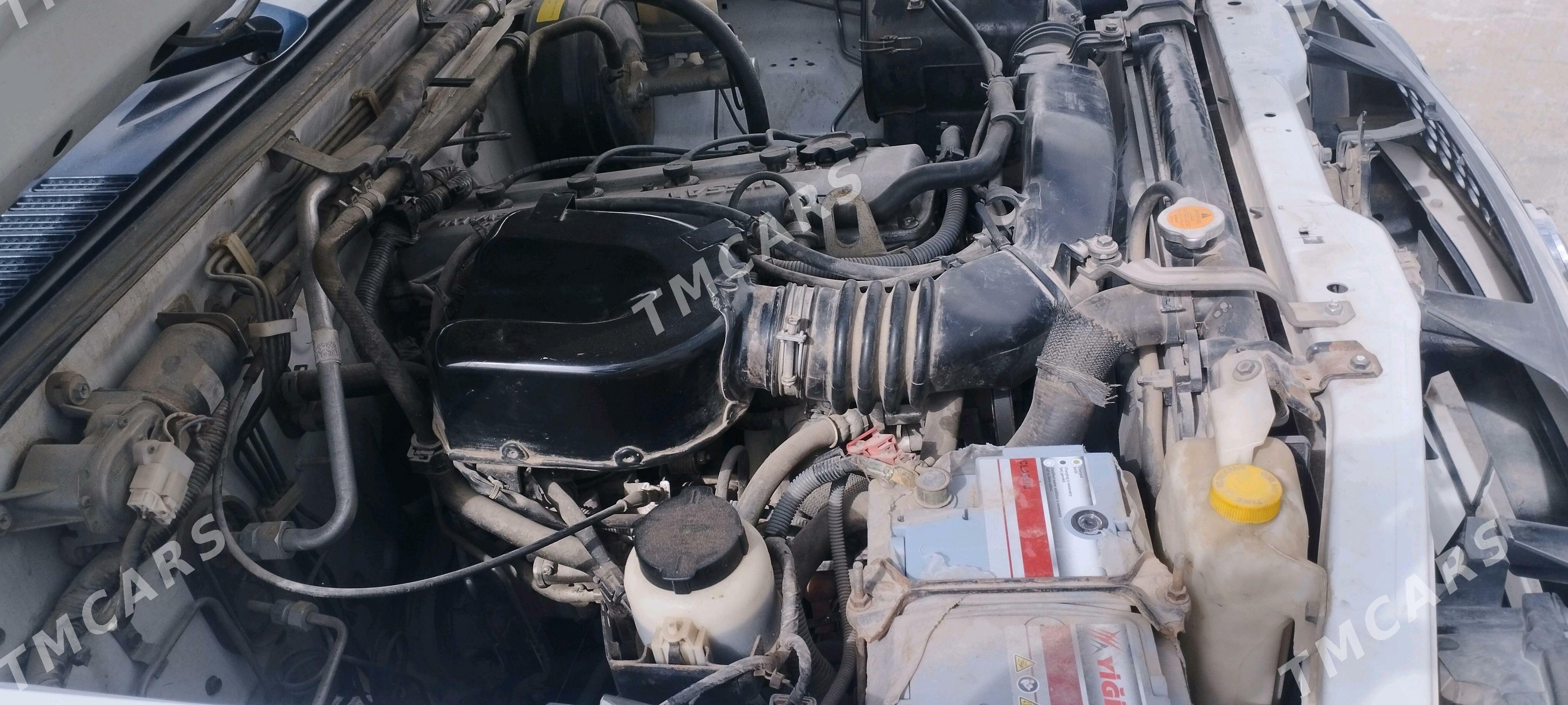 Nissan Navara 2012 - 179 000 TMT - Aşgabat - img 5