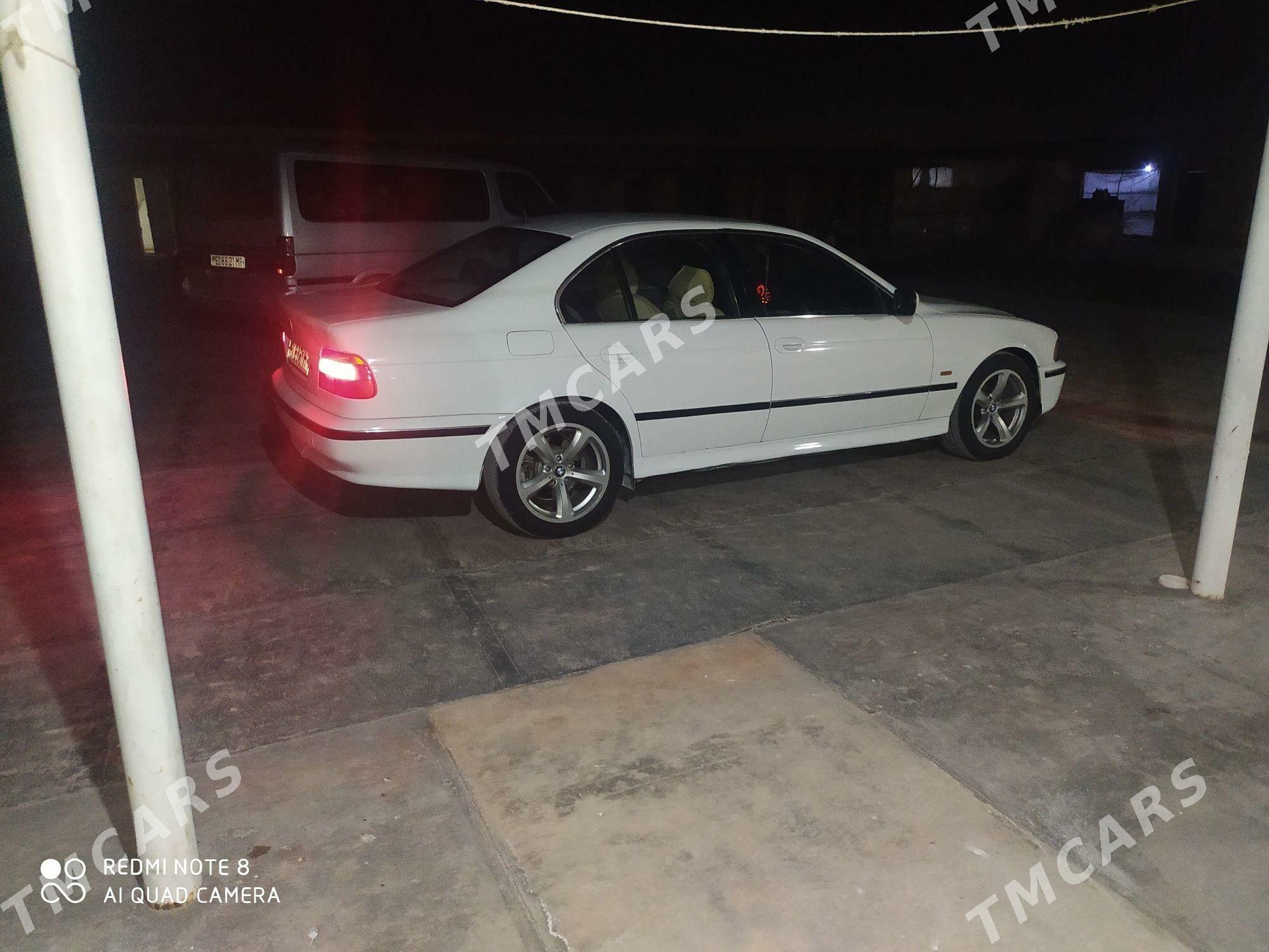 BMW E39 1998 - 70 000 TMT - Baýramaly - img 4