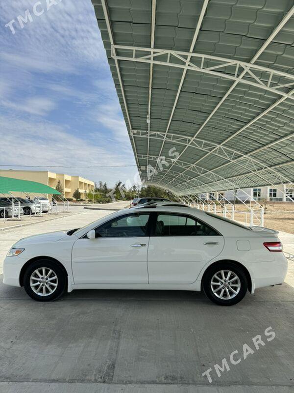 Toyota Camry 2011 - 250 000 TMT - Байрамали - img 4