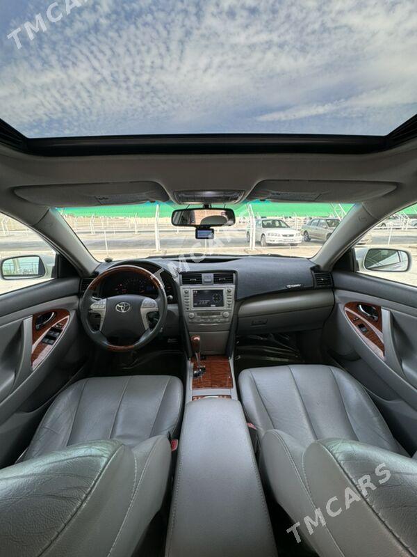 Toyota Camry 2011 - 250 000 TMT - Байрамали - img 7