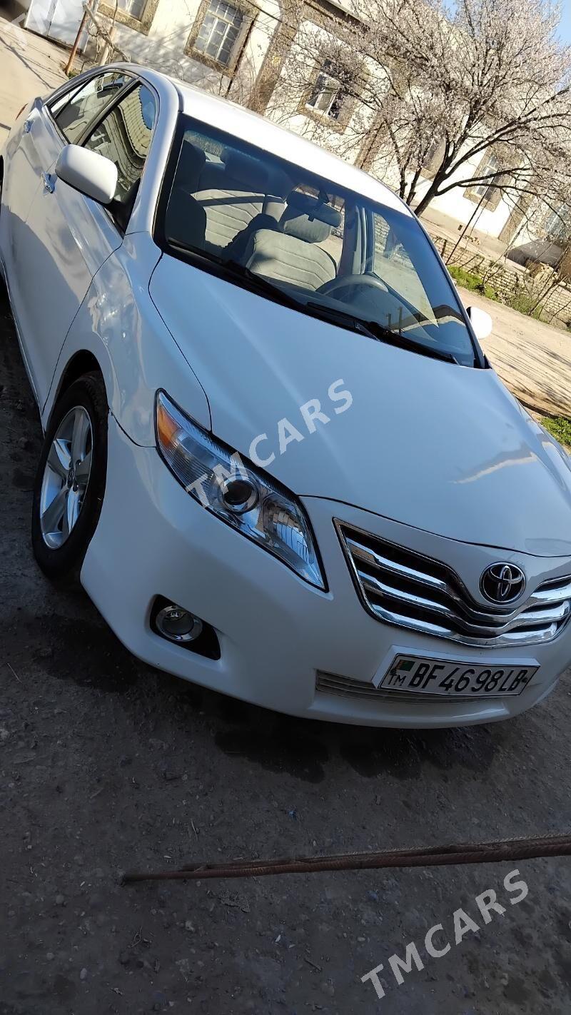 Toyota Camry 2010 - 140 000 TMT - Халач - img 2