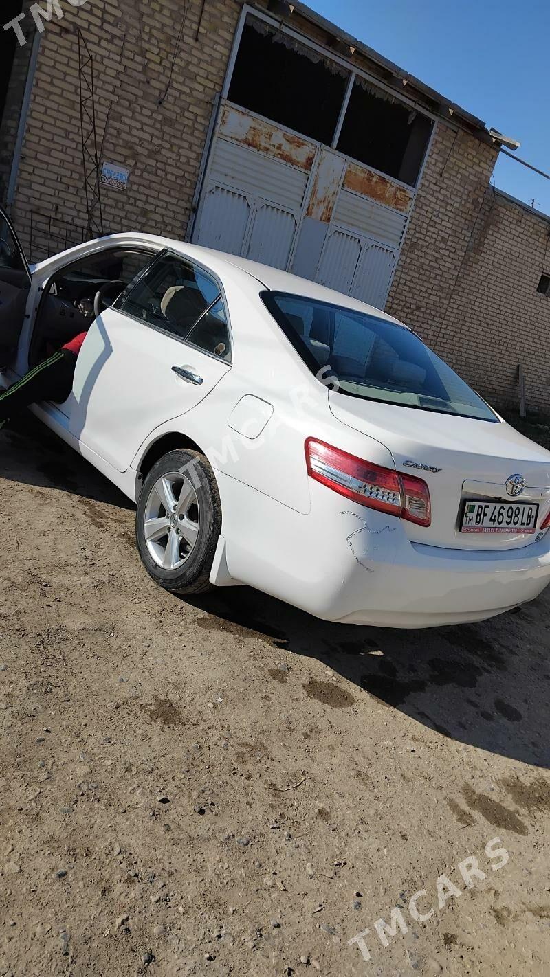 Toyota Camry 2010 - 140 000 TMT - Халач - img 3