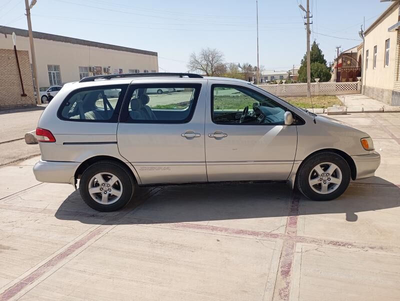 Toyota Sienna 2002 - 170 000 TMT - Sarahs - img 5