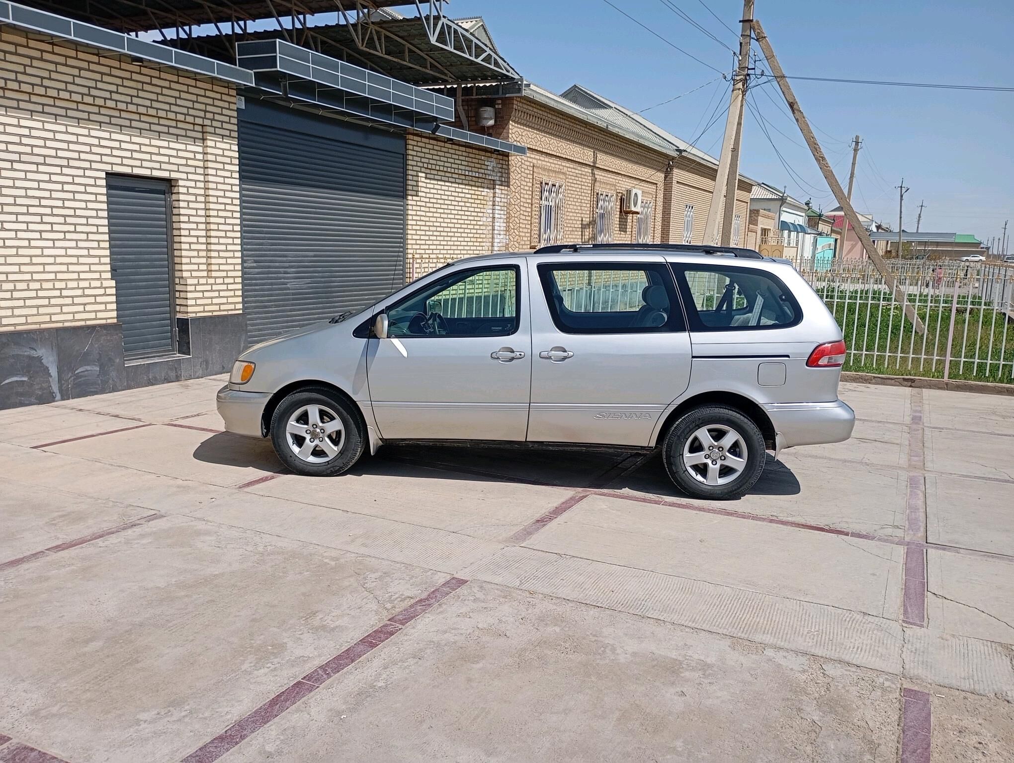 Toyota Sienna 2002 - 170 000 TMT - Sarahs - img 6
