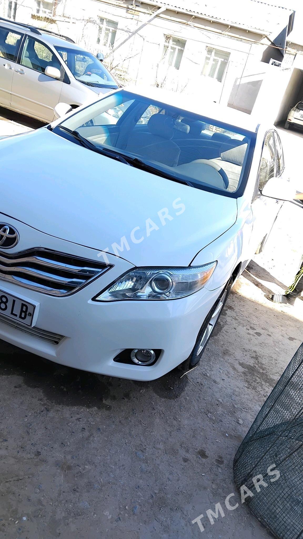 Toyota Camry 2010 - 140 000 TMT - Халач - img 7