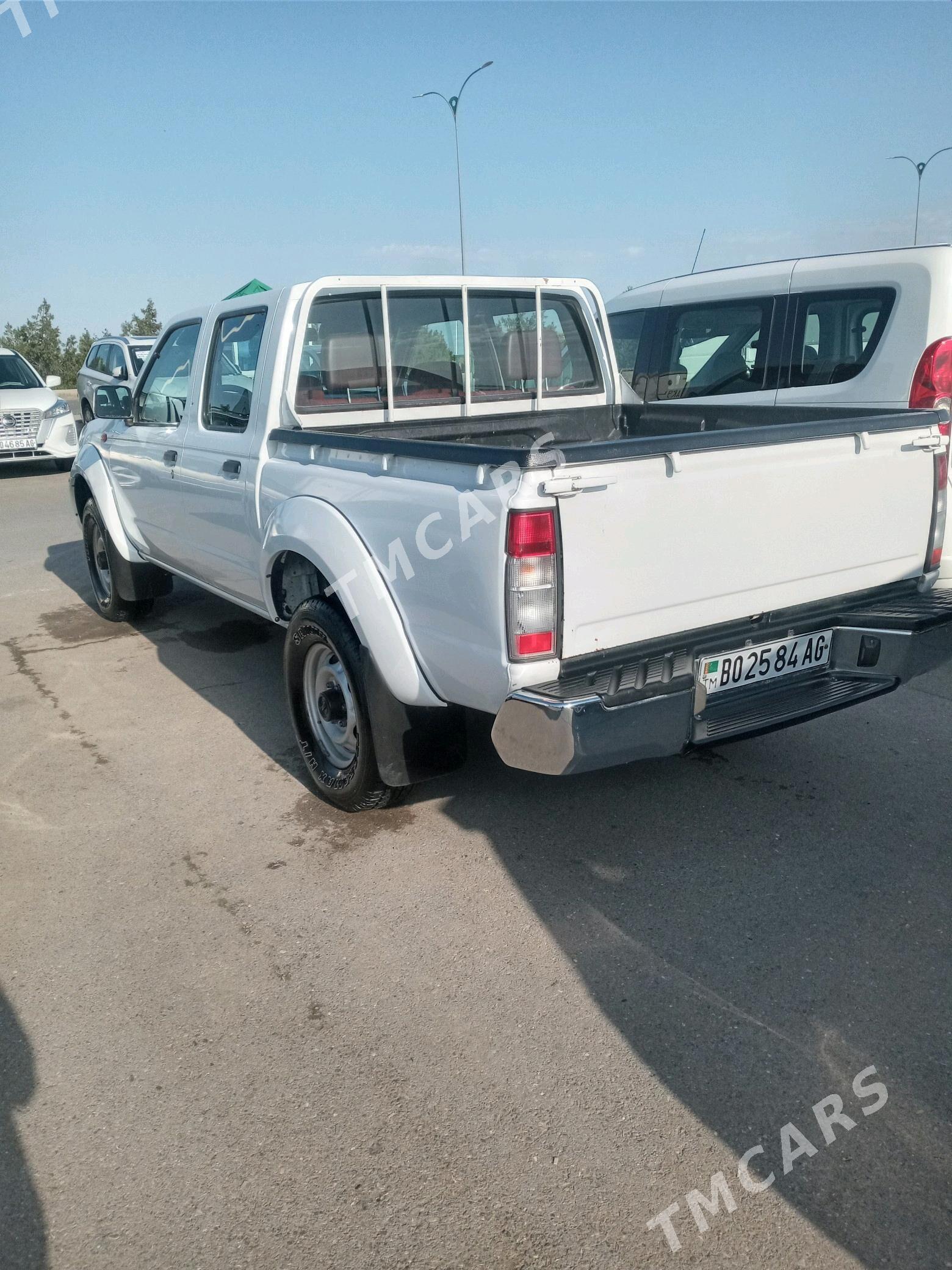 Nissan Navara 2014 - 250 000 TMT - Ашхабад - img 2