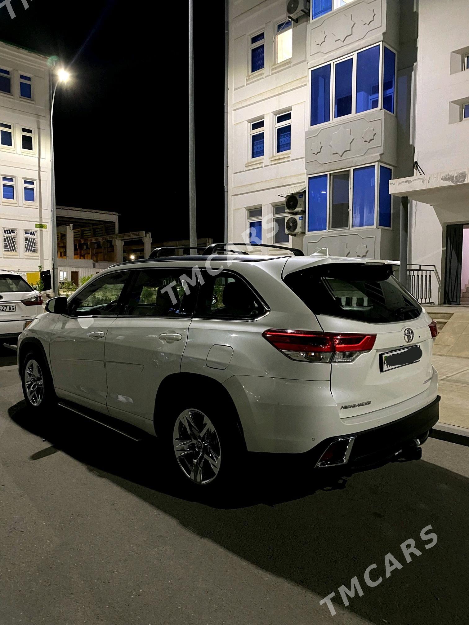 Toyota Highlander 2018 - 500 000 TMT - Aşgabat - img 3