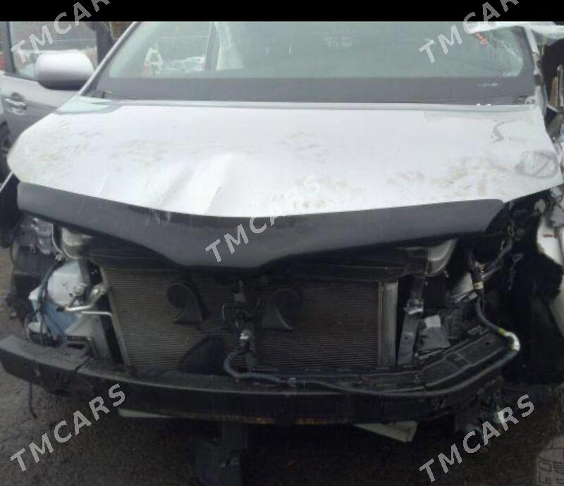 Toyota Sienna 2019 - 400 000 TMT - Türkmenbaşy şaýoly - img 4