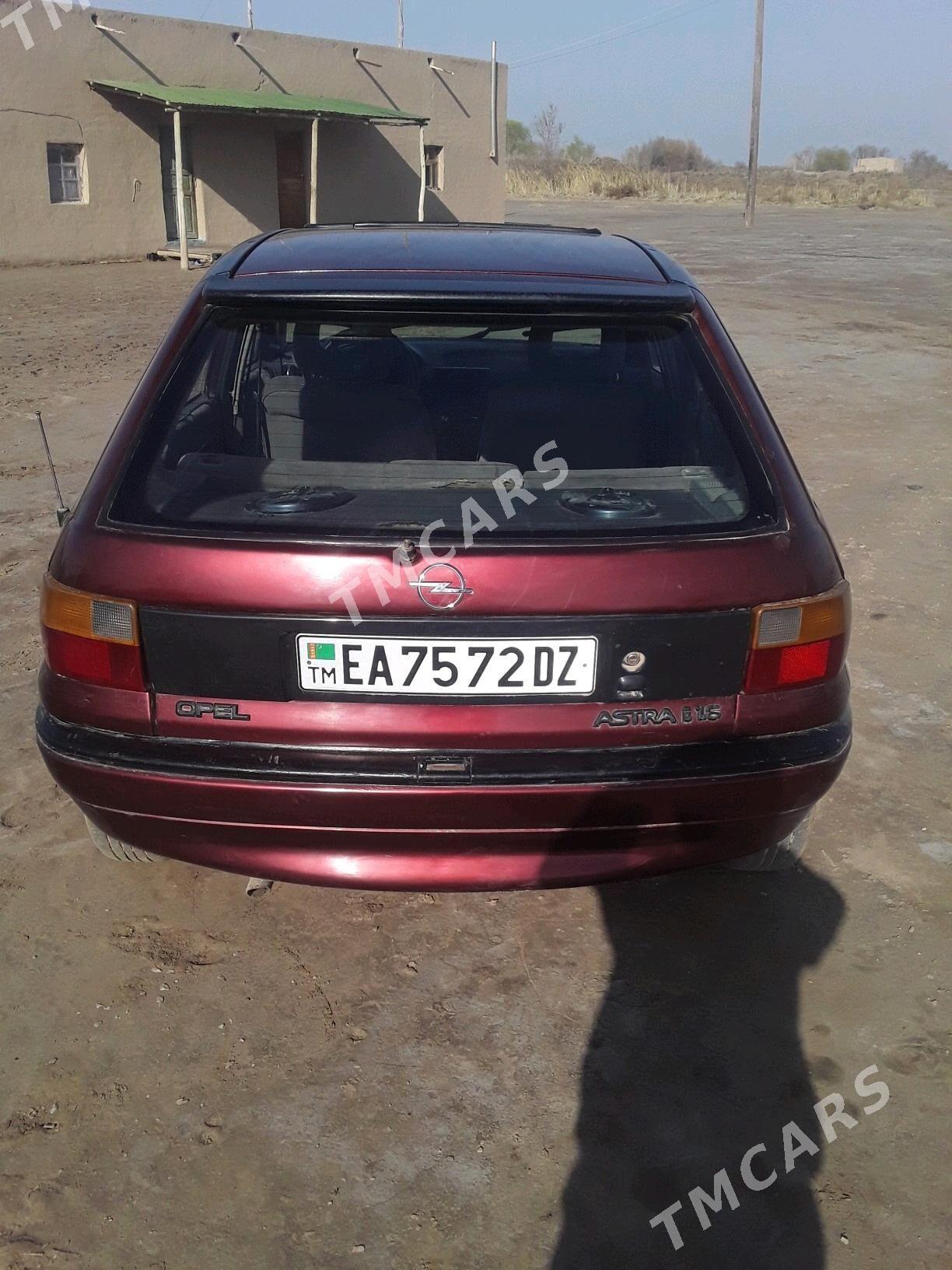 Opel Astra 1992 - 29 000 TMT - етр. Туркменбаши - img 3