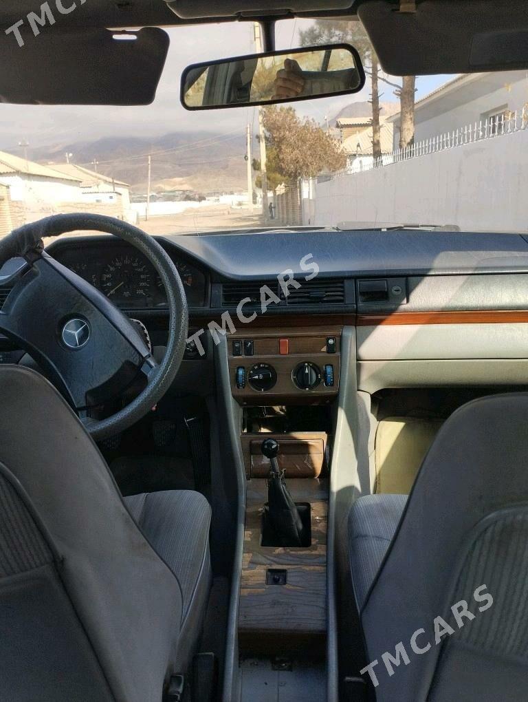 Mercedes-Benz 230E 1988 - 20 000 TMT - Balkanabat - img 4