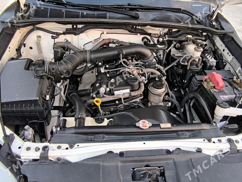 Toyota Hilux 2018 - 450 000 TMT - Büzmeýin - img 4