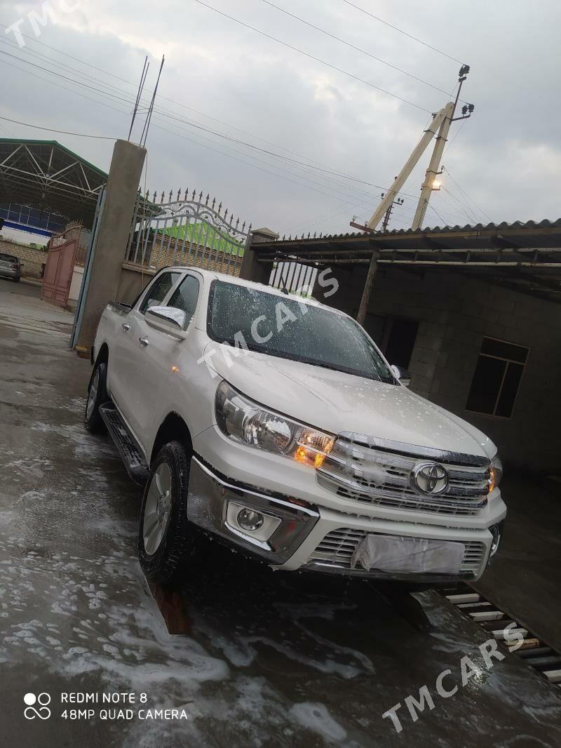 Toyota Hilux 2018 - 450 000 TMT - Büzmeýin - img 5