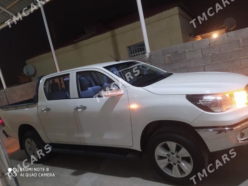 Toyota Hilux 2018 - 450 000 TMT - Büzmeýin - img 6
