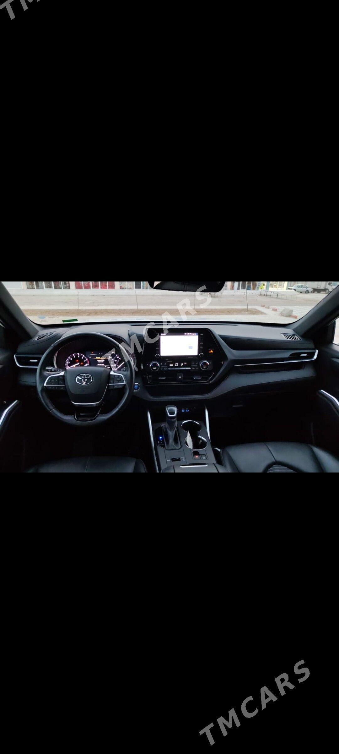 Toyota Highlander 2022 - 570 000 TMT - Baýramaly - img 3