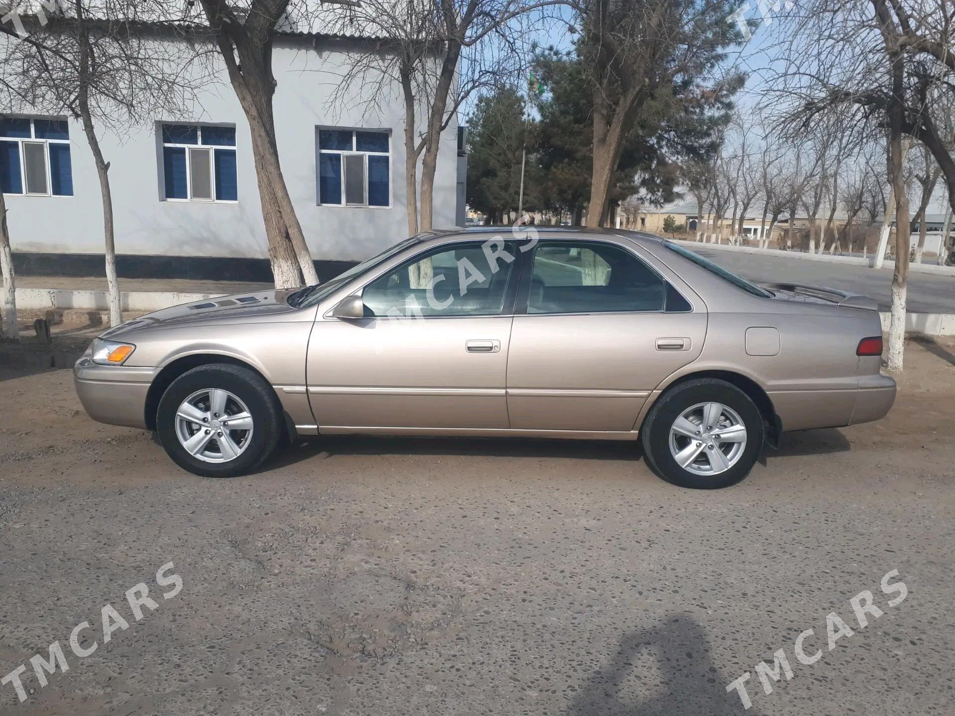 Toyota Camry 1998 - 115 000 TMT - Baýramaly - img 3