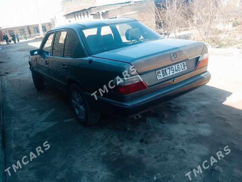 Mercedes-Benz 230E 1988 - 45 000 TMT - Çärjew - img 3