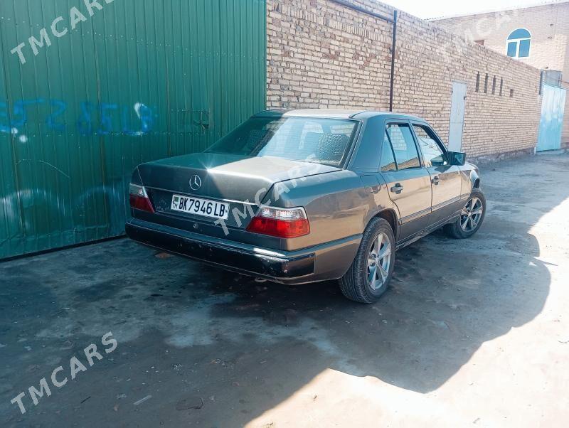Mercedes-Benz 230E 1988 - 45 000 TMT - Çärjew - img 6