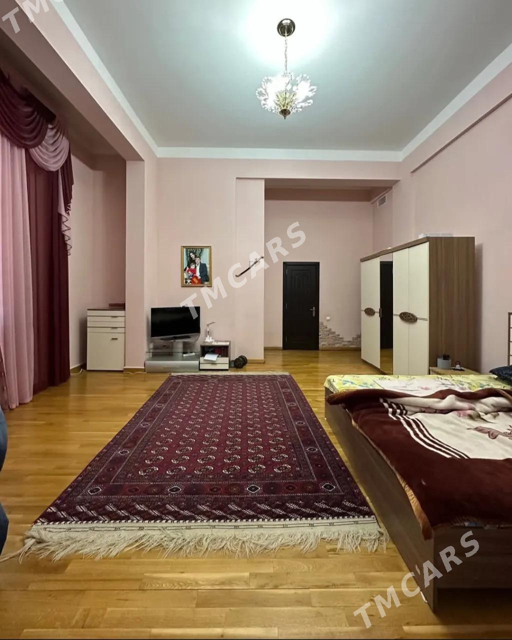ЭЛИТКА 4 КОМ 2 ЭТАЖ 190 М² - Sowetskiý köç. (Garaşsyzlyk şaýoly) - img 3