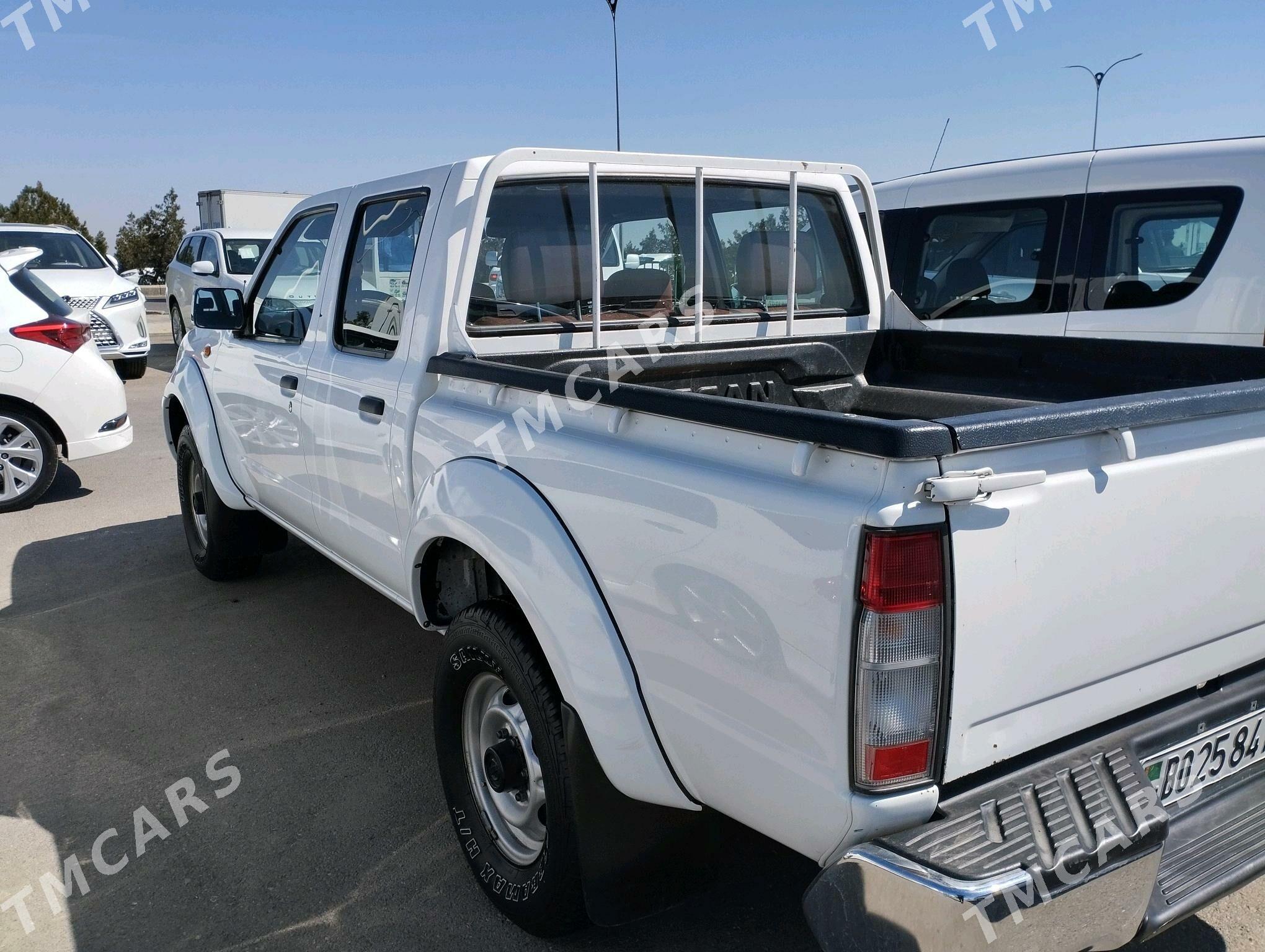 Nissan Navara 2014 - 250 000 TMT - Aşgabat - img 2