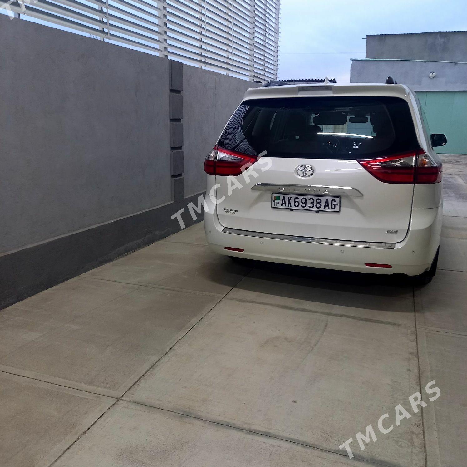Toyota Sienna 2019 - 470 000 TMT - Ашхабад - img 4