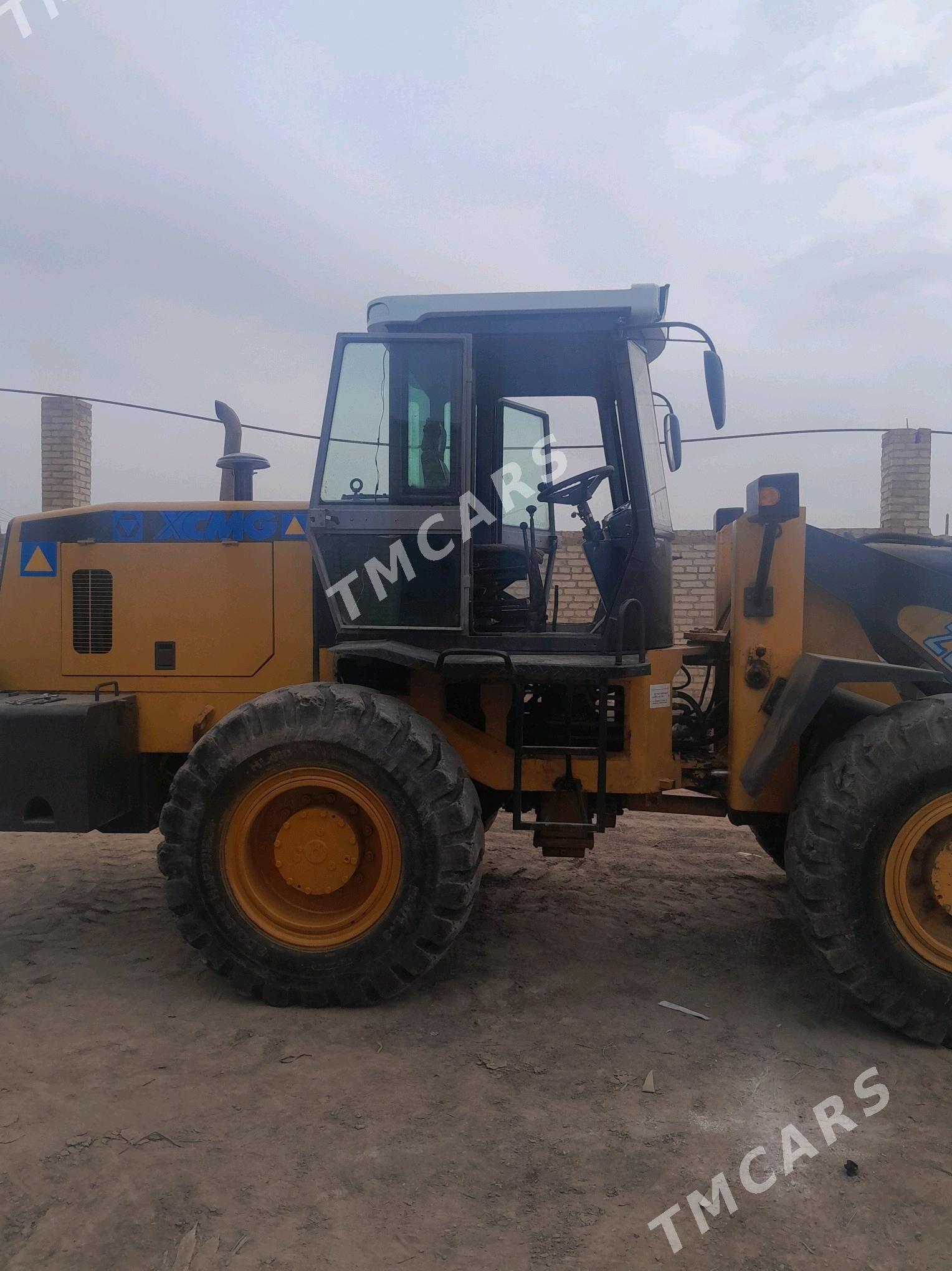 XCMG LW300F 2010 - 370 000 TMT - Сакар - img 3