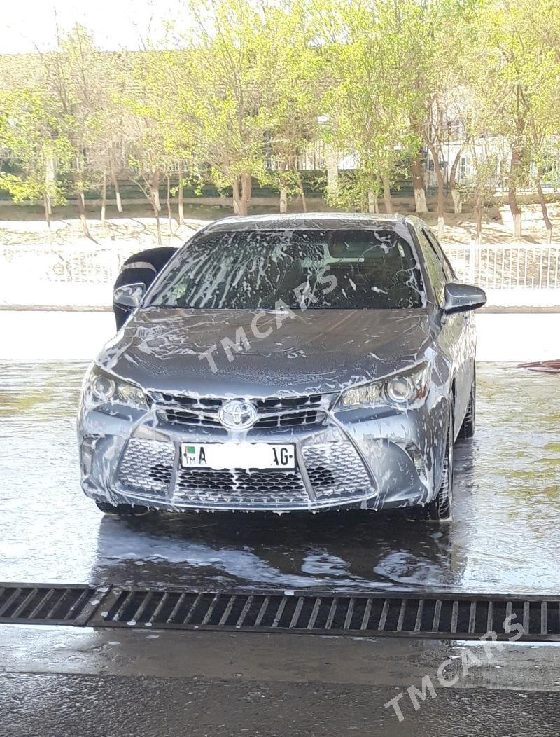 Toyota Camry 2015 - 265 000 TMT - Гарадамак - img 9