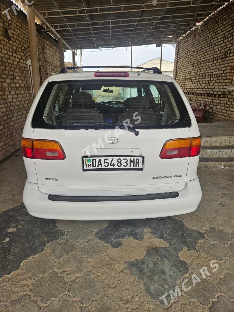 Toyota Sienna 2000 - 140 000 TMT - Mary - img 3