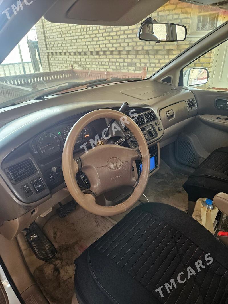 Toyota Sienna 2000 - 140 000 TMT - Mary - img 2