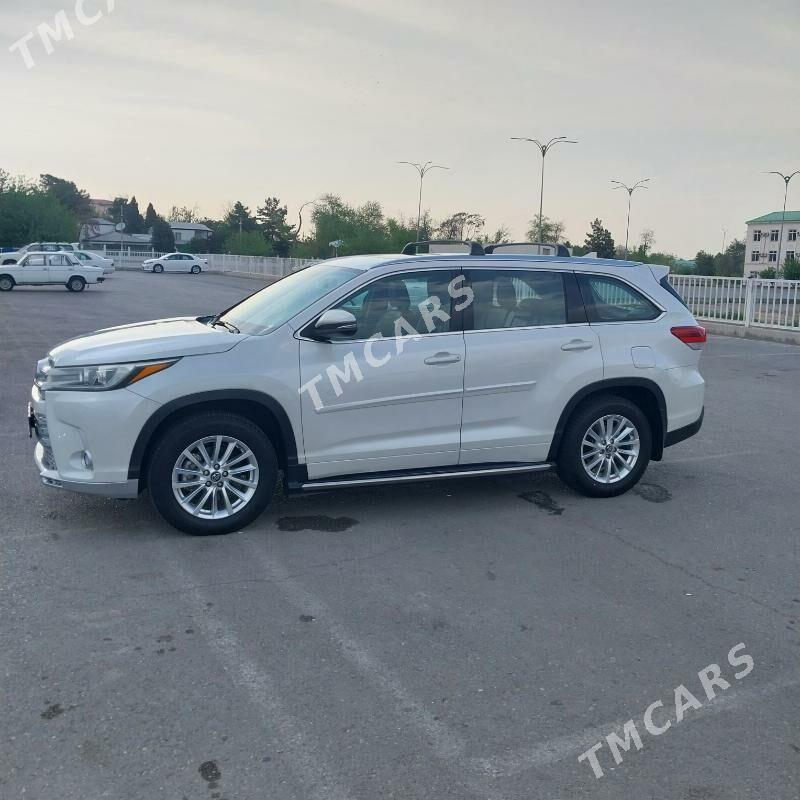 Toyota Highlander 2018 - 480 000 TMT - Гаудан "В" - img 5