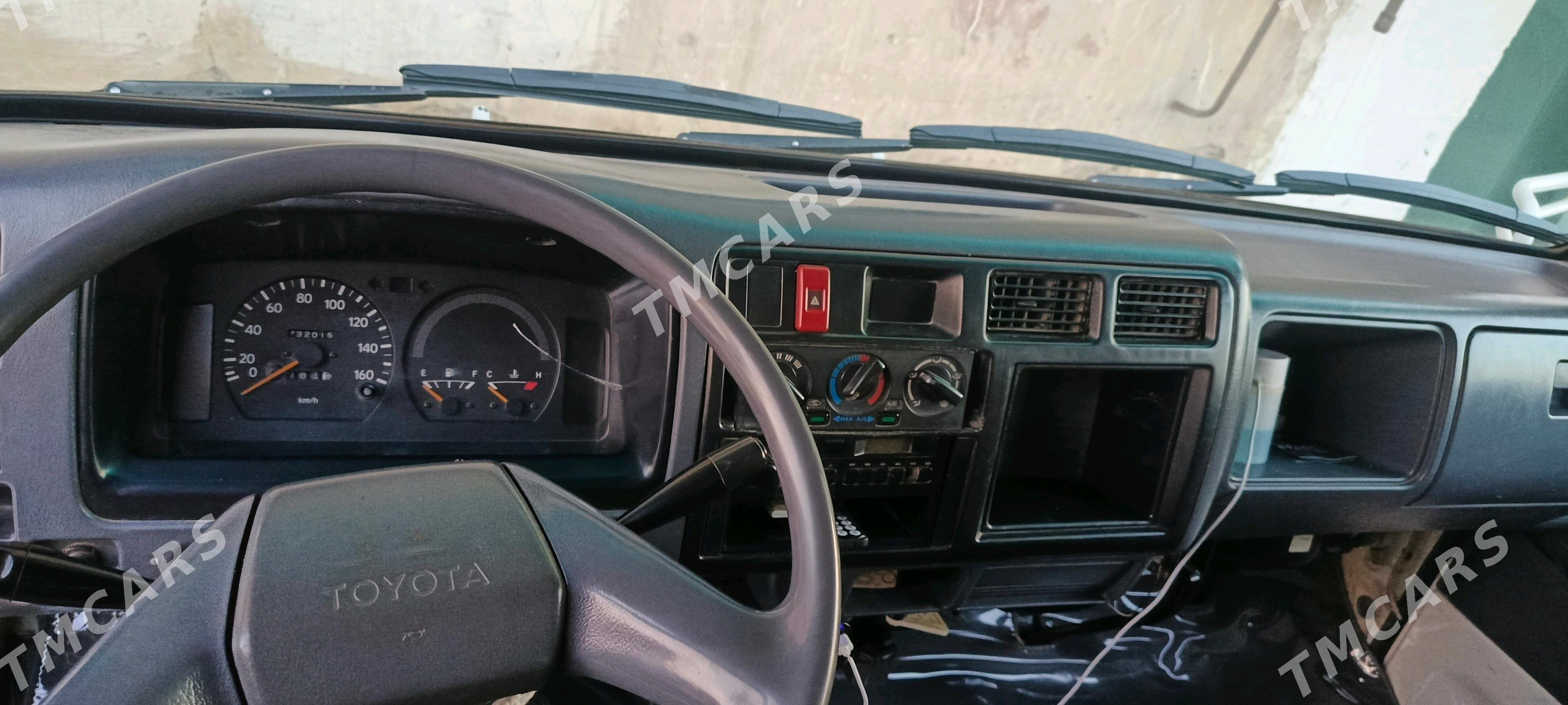 Toyota Dyna 2001 - 185 000 TMT - Balkanabat - img 5