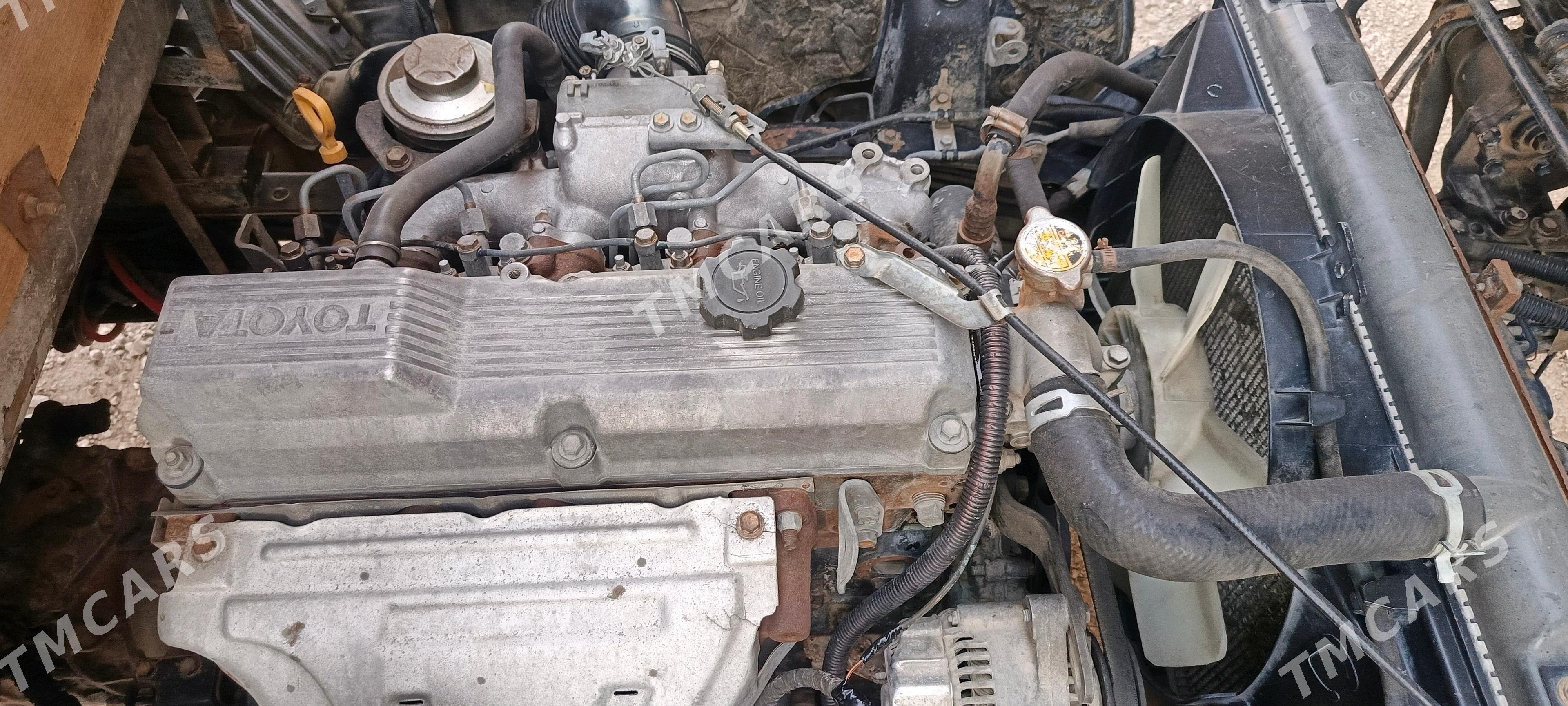 Toyota Dyna 2001 - 185 000 TMT - Balkanabat - img 7