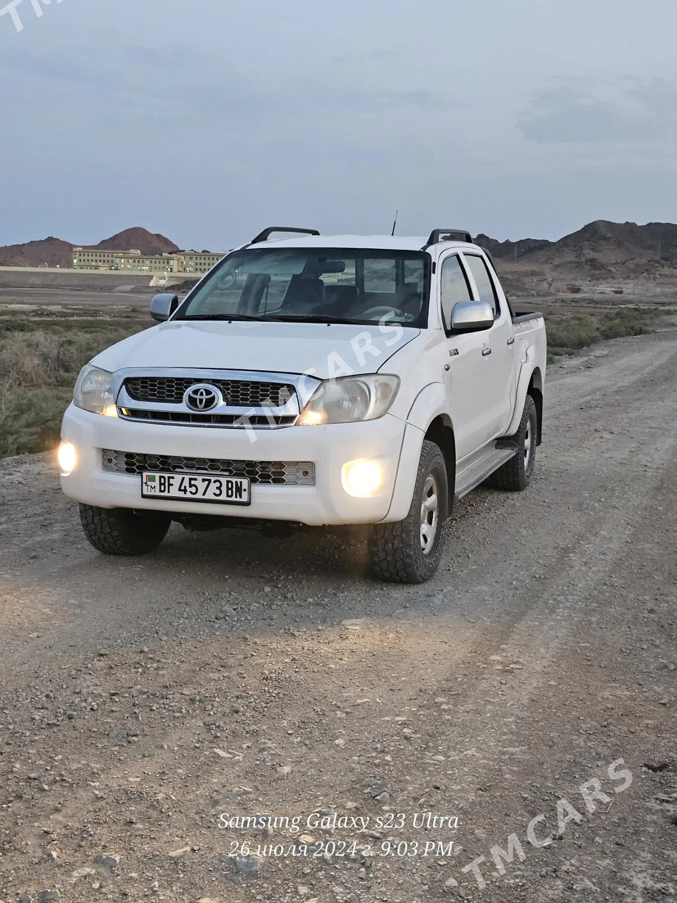 Toyota Hilux 2009 - 250 000 TMT - Türkmenbaşy - img 6