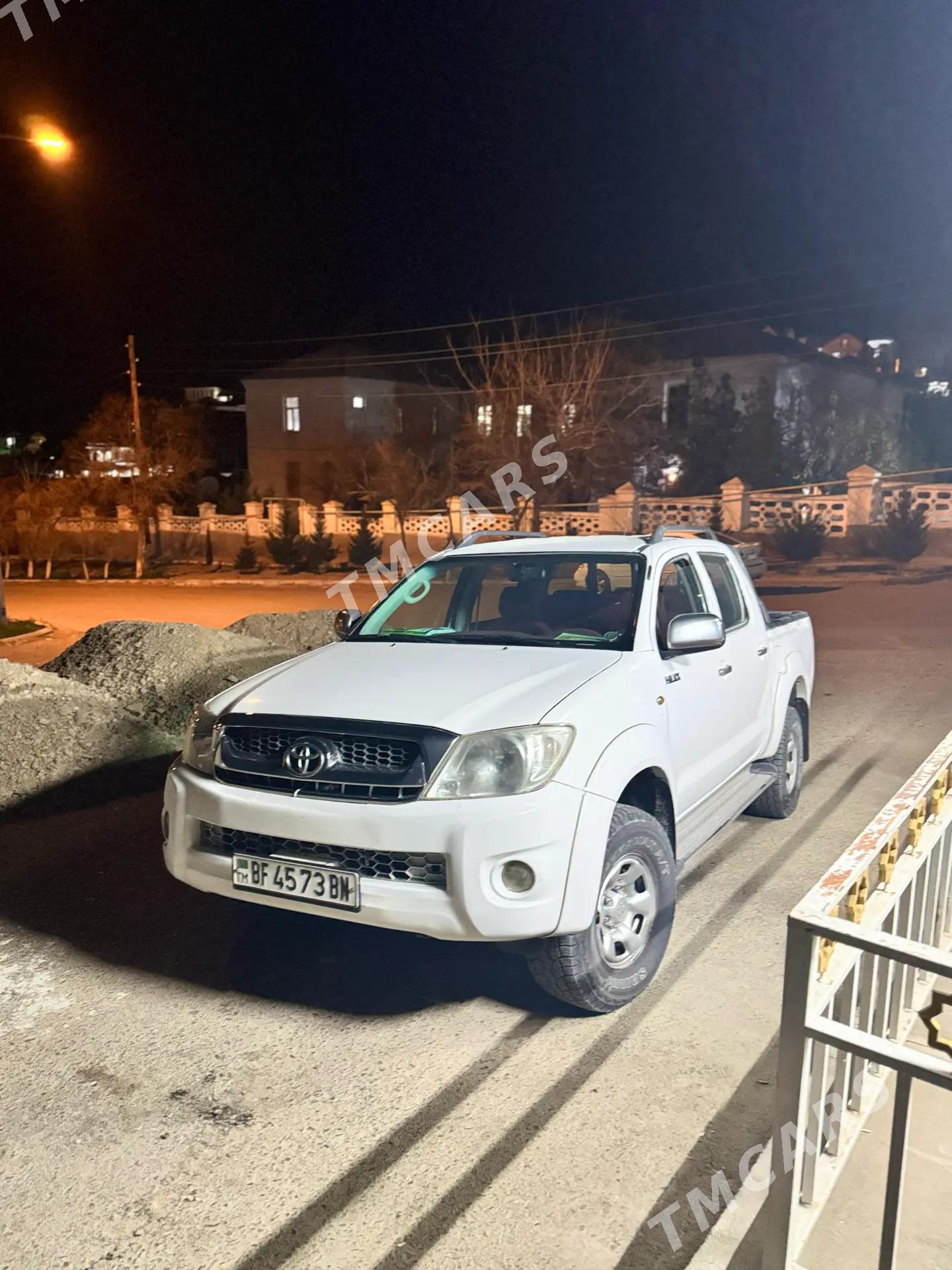 Toyota Hilux 2009 - 250 000 TMT - Türkmenbaşy - img 5