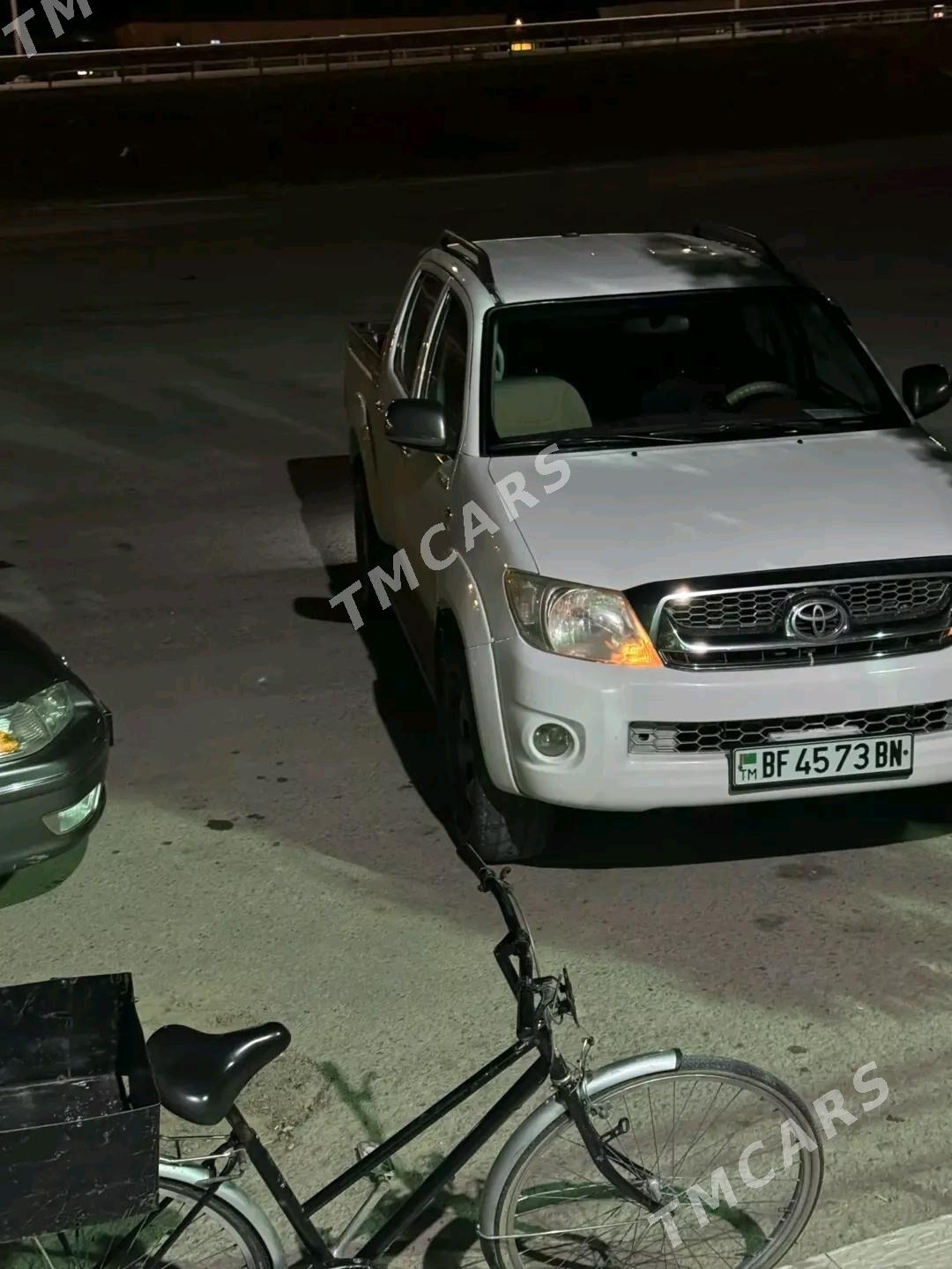 Toyota Hilux 2009 - 250 000 TMT - Türkmenbaşy - img 9