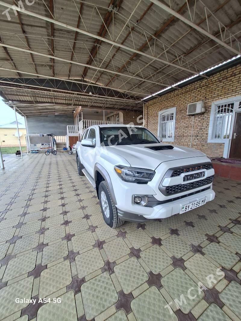 Toyota Tacoma 2017 - 299 000 TMT - Мары - img 5