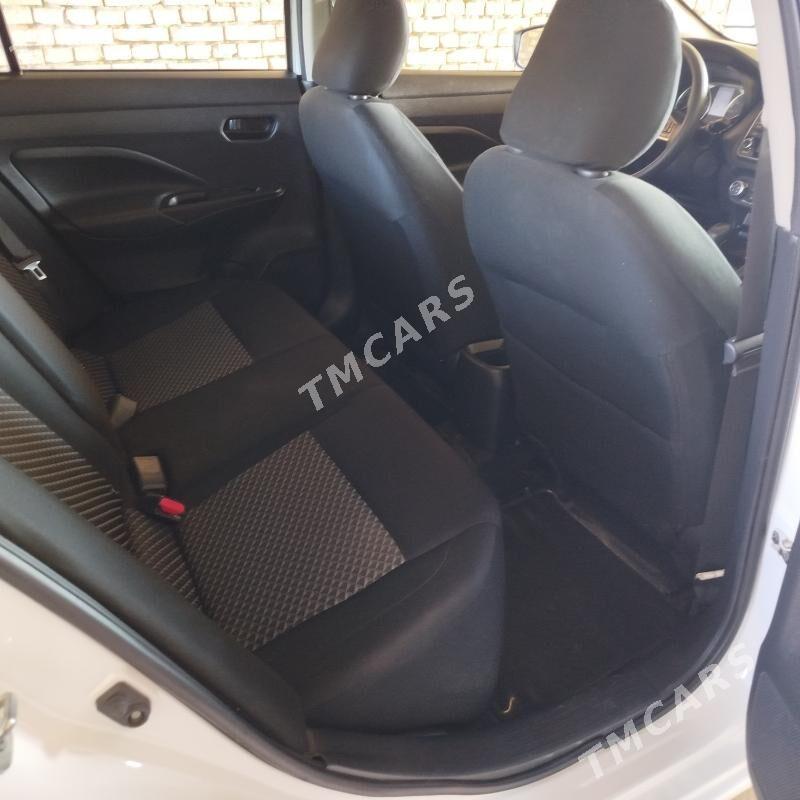 Nissan Versa 2021 - 180 000 TMT - Ашхабад - img 2