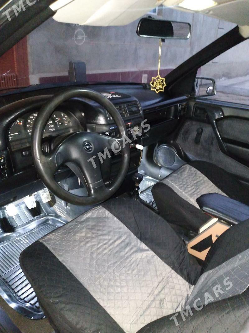 Opel Vectra 1993 - 42 000 TMT - Губадаг - img 4
