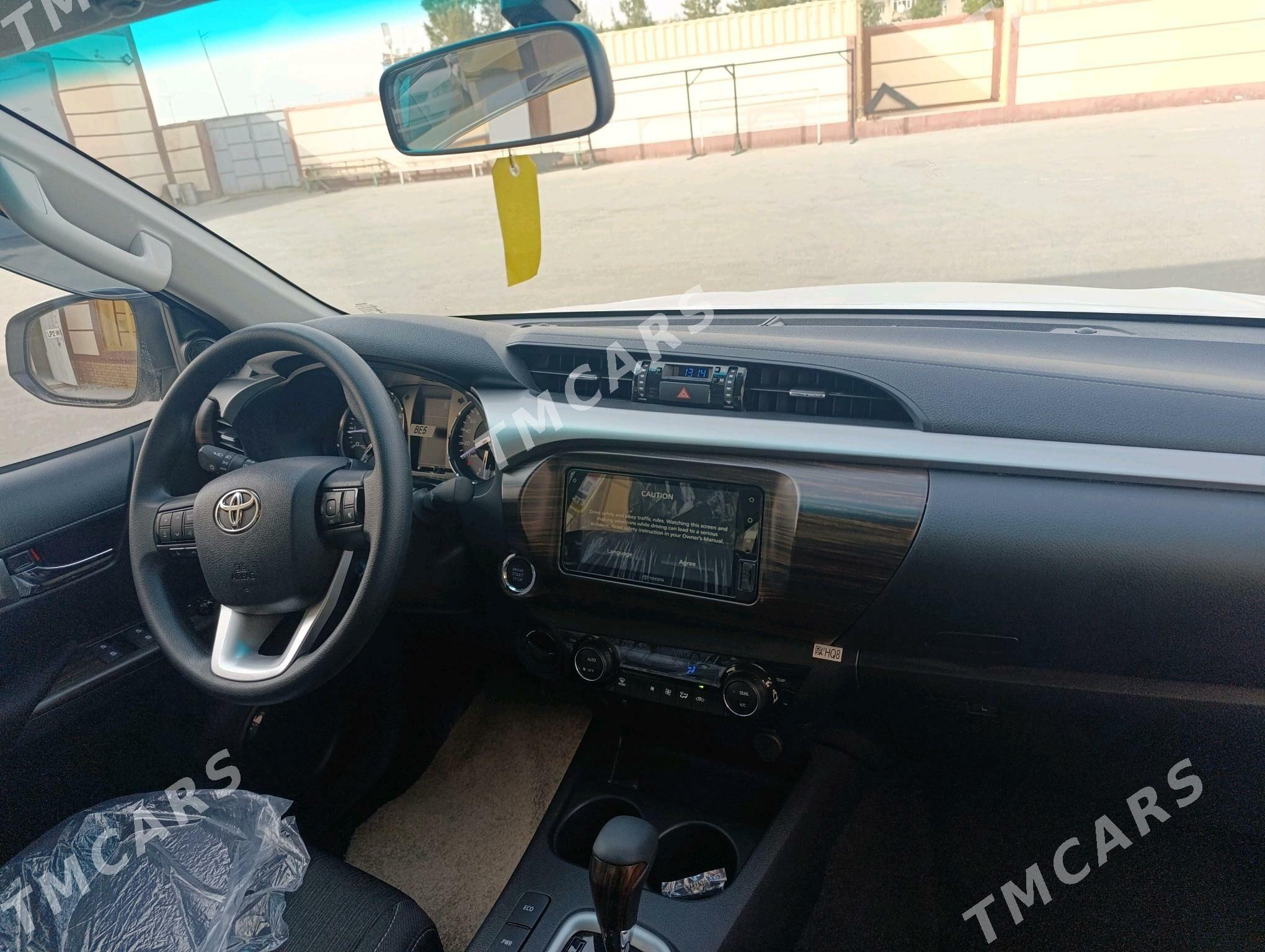 Toyota Hilux 2025 - 710 000 TMT - Türkmenabat - img 8