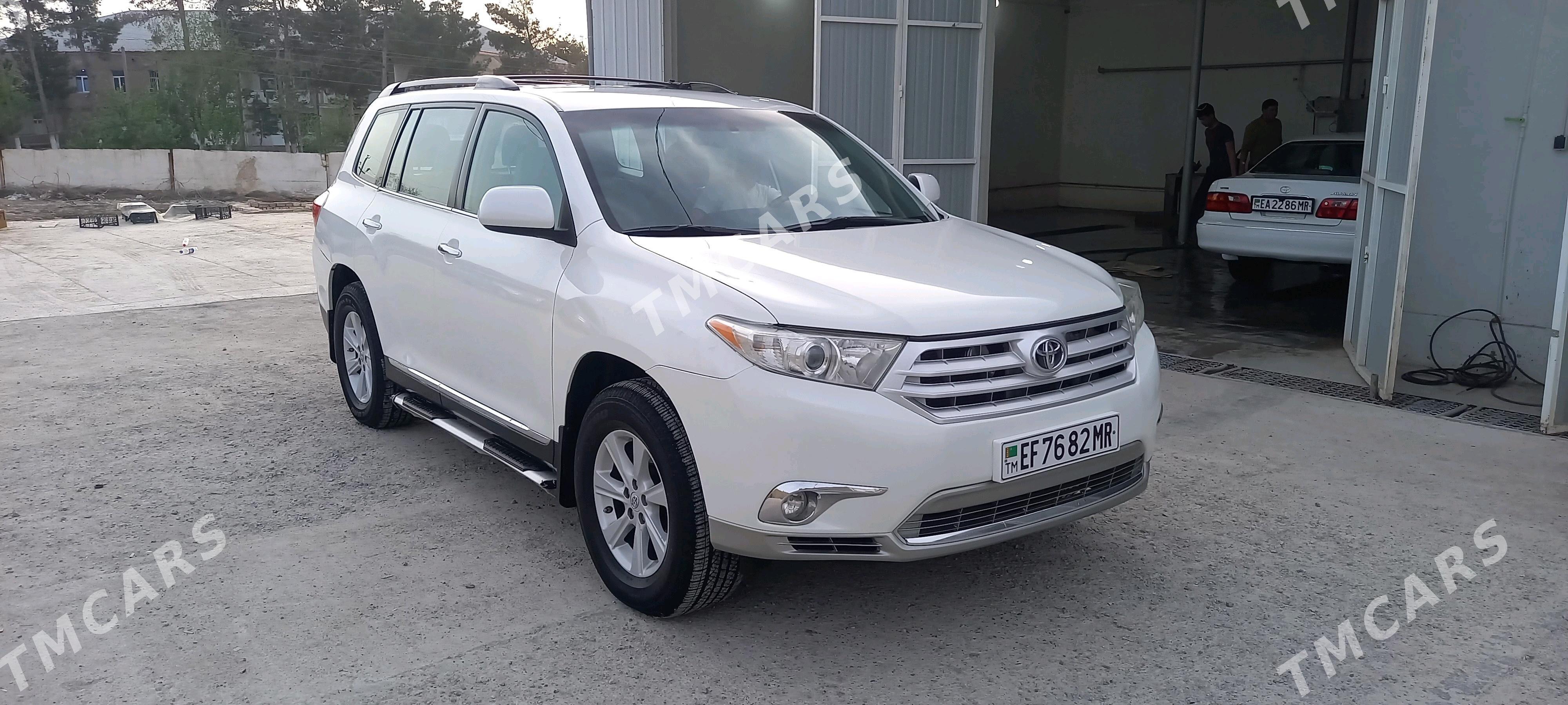 Toyota Highlander 2012 - 300 000 TMT - Ёлётен - img 3