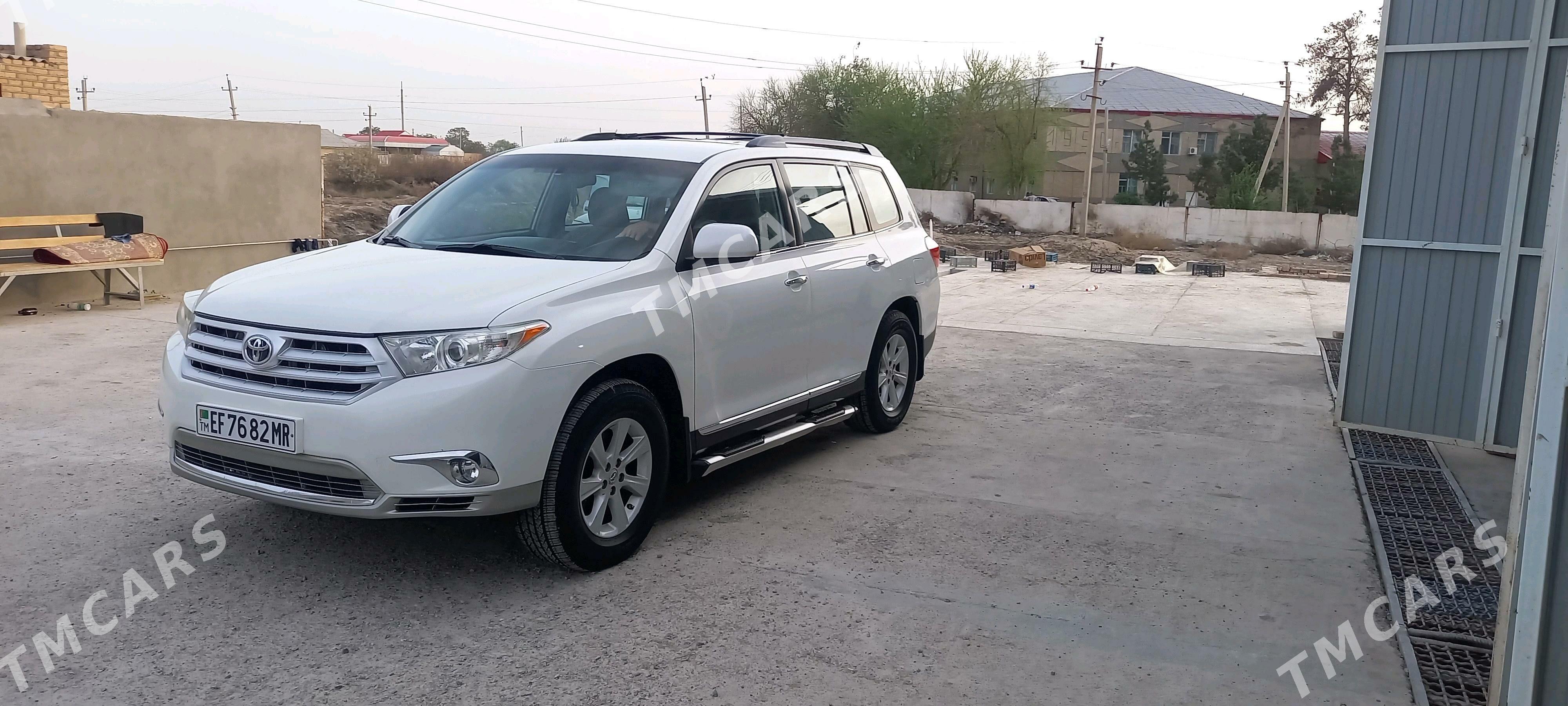 Toyota Highlander 2012 - 300 000 TMT - Ёлётен - img 4