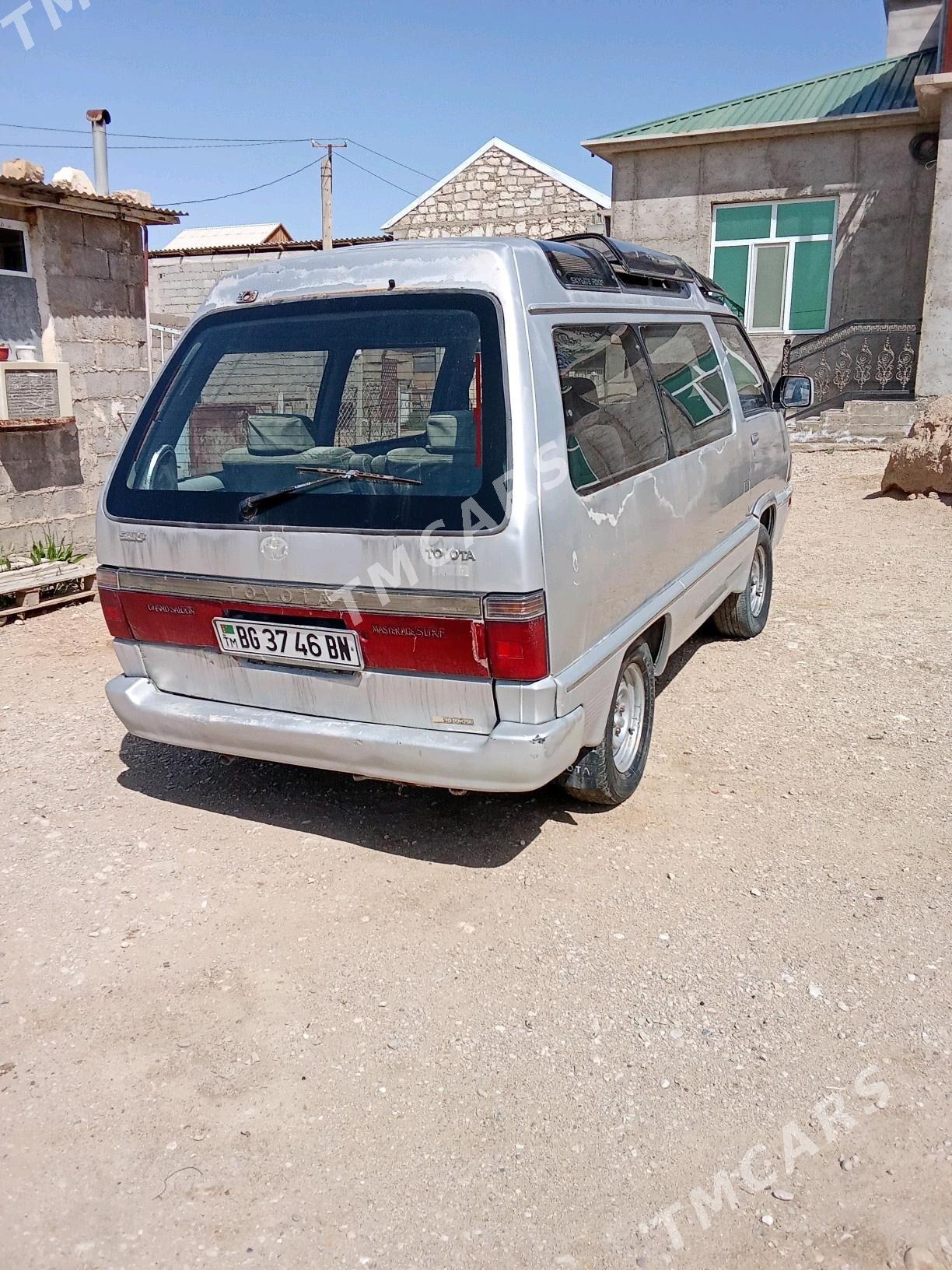 Toyota Hiace 1990 - 23 000 TMT - Balkanabat - img 2