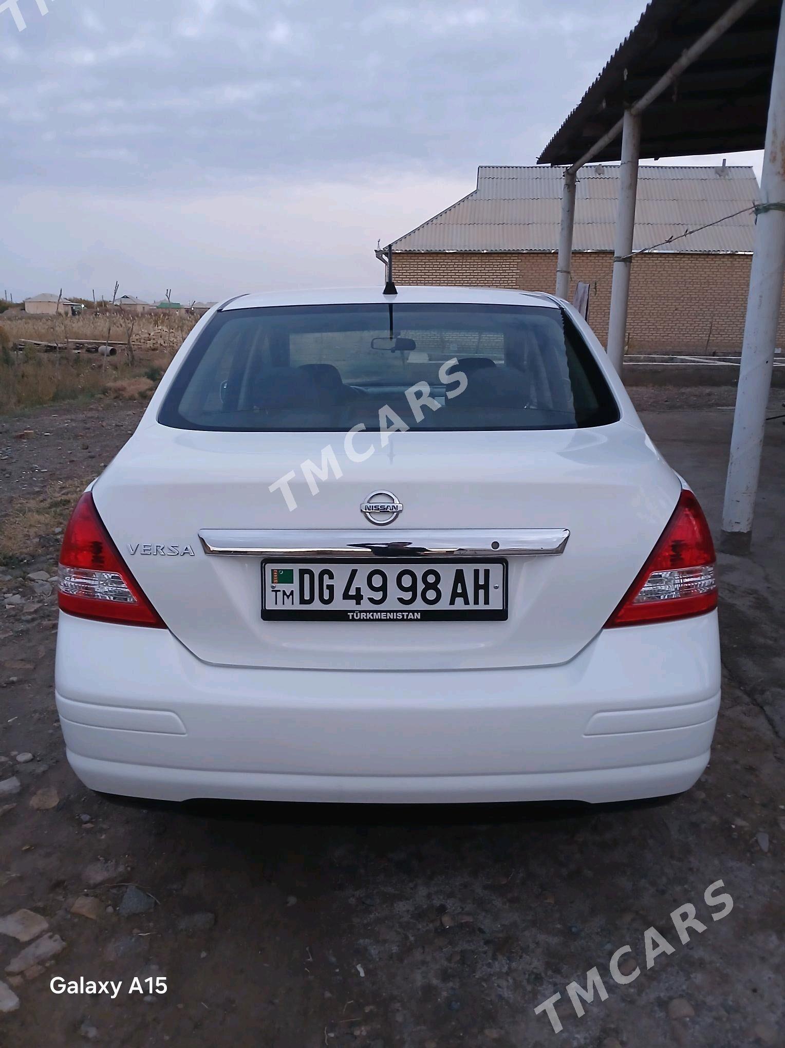 Nissan Versa 2010 - 110 000 TMT - Бабадайхан - img 7