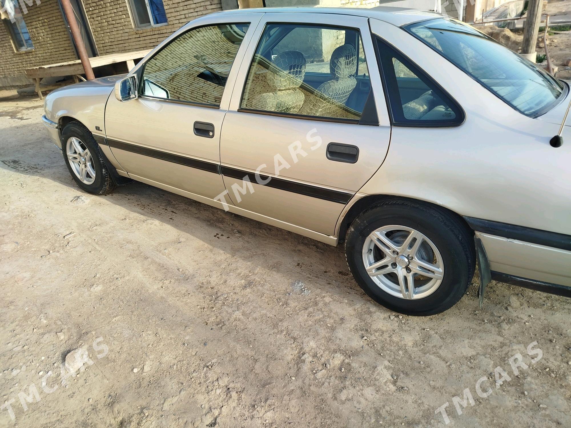 Opel Vectra 1992 - 33 000 TMT - Мары - img 4