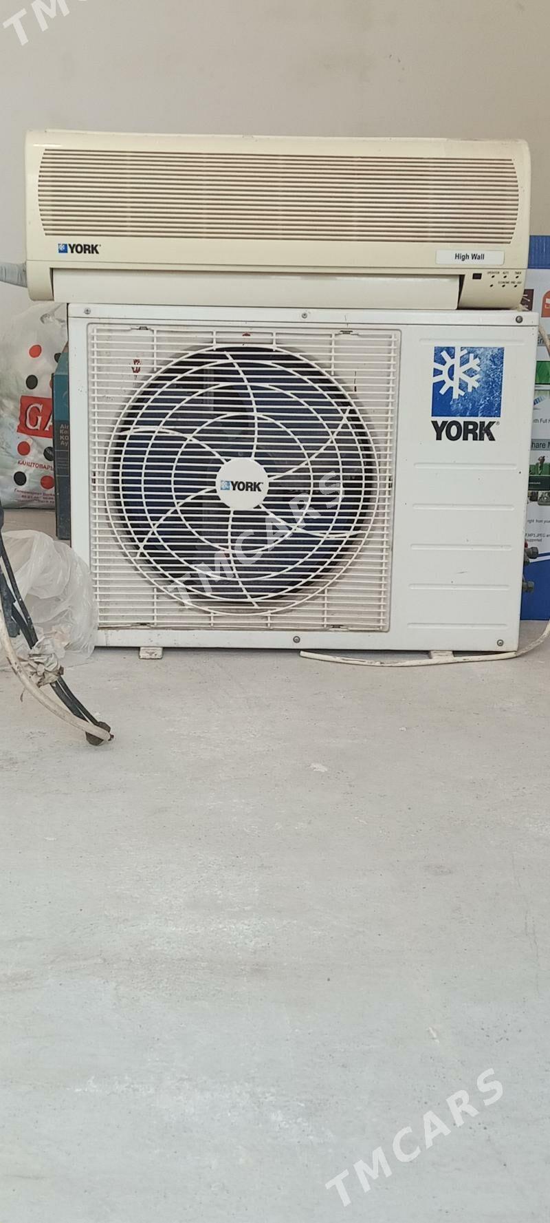 york - Бузмеин - img 2