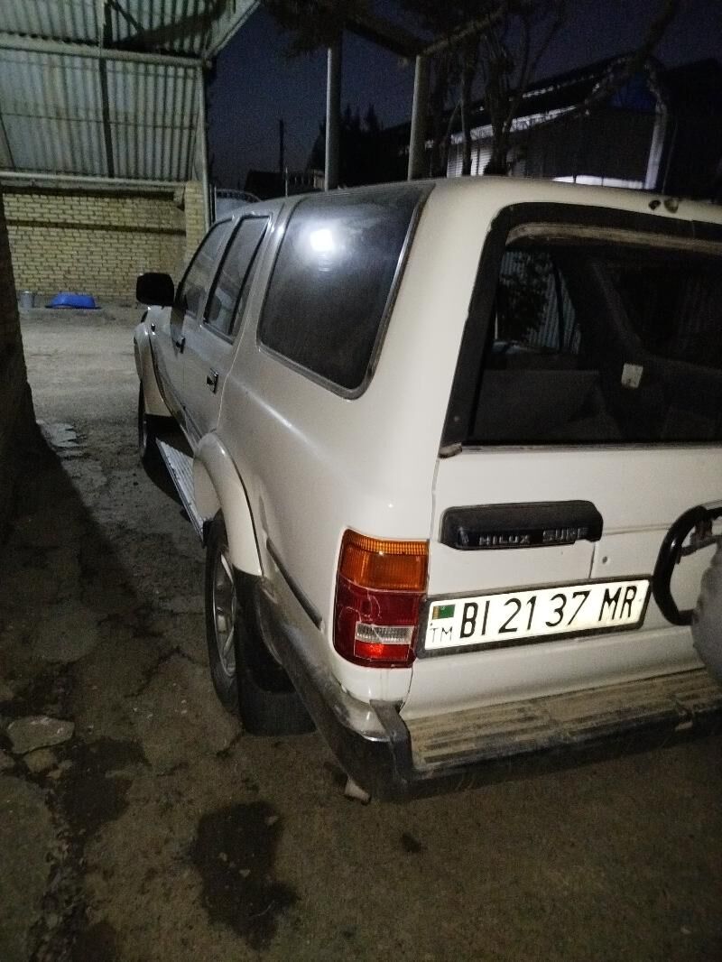 Toyota Hilux 1991 - 55 000 TMT - Сакарчага - img 7