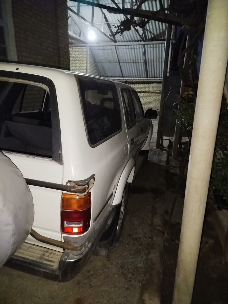 Toyota Hilux 1991 - 55 000 TMT - Сакарчага - img 4