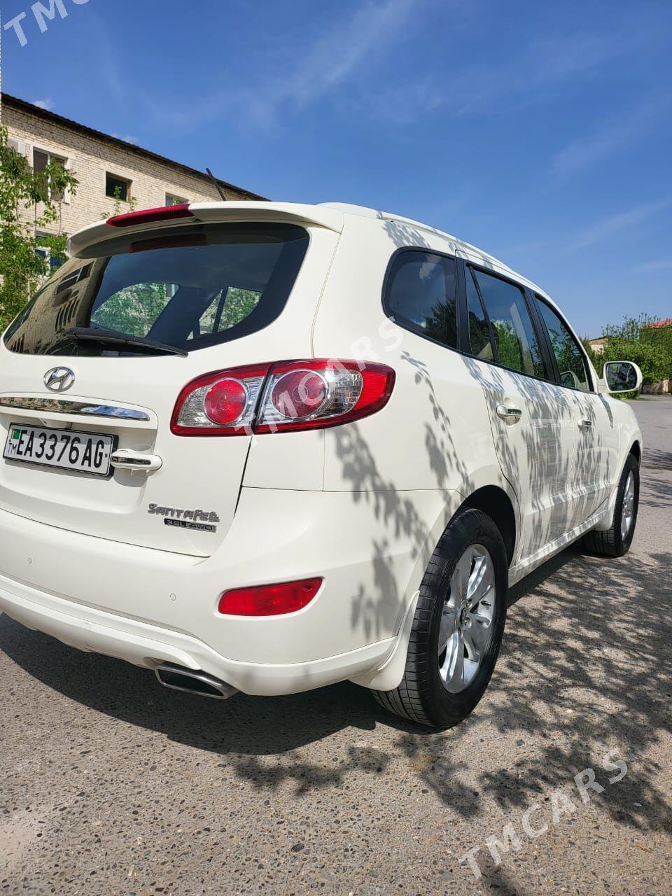 Hyundai Santa Fe 2011 - 210 000 TMT - Aşgabat - img 3