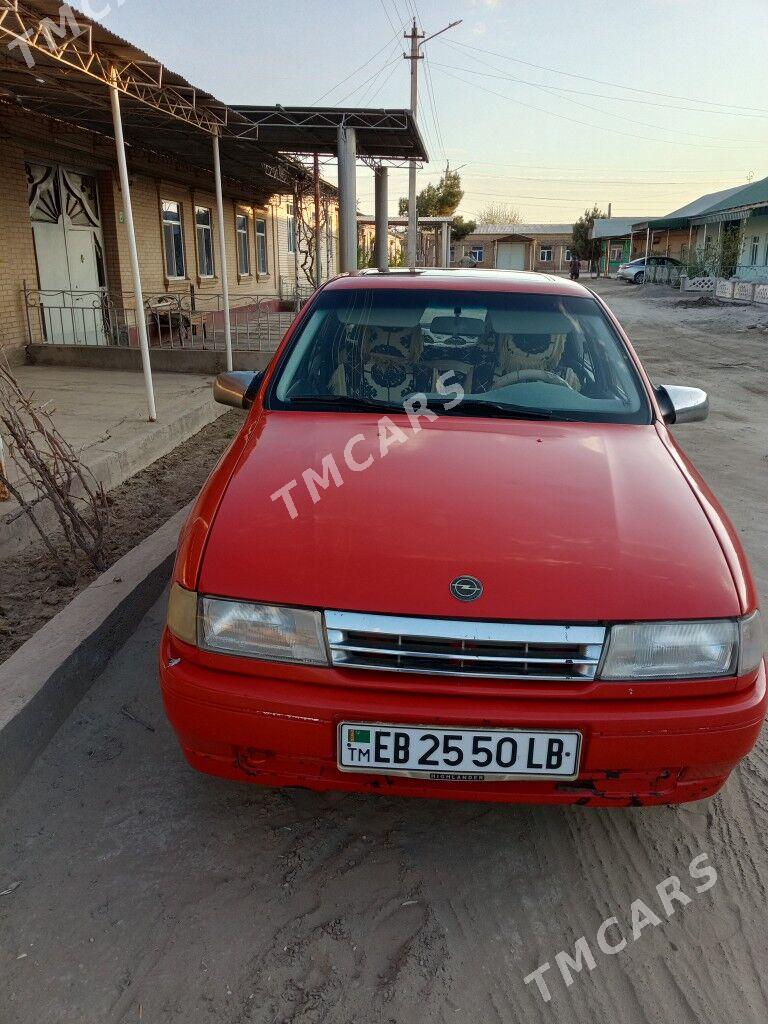 Opel Vectra 1990 - 33 000 TMT - Фарап - img 2
